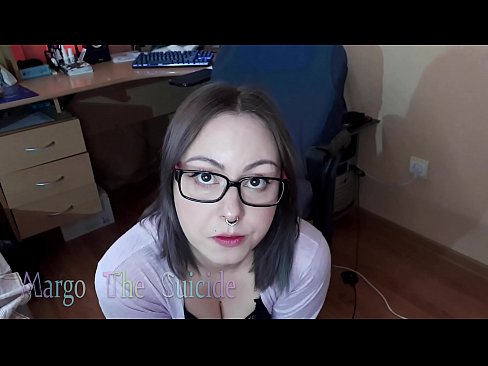 ❤️ Kynþokkafull stelpa með gleraugu sýgur dildó djúpt á myndavélinni Rússneskt klám á is.extraclasswork.ru ❌❤