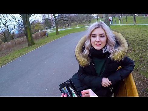 ❤️ Gleypir heitt ásamt ókunnugra fyrir peninga - blástur í garðinum eftir Evu Elfie Rússneskt klám á is.extraclasswork.ru ❌❤